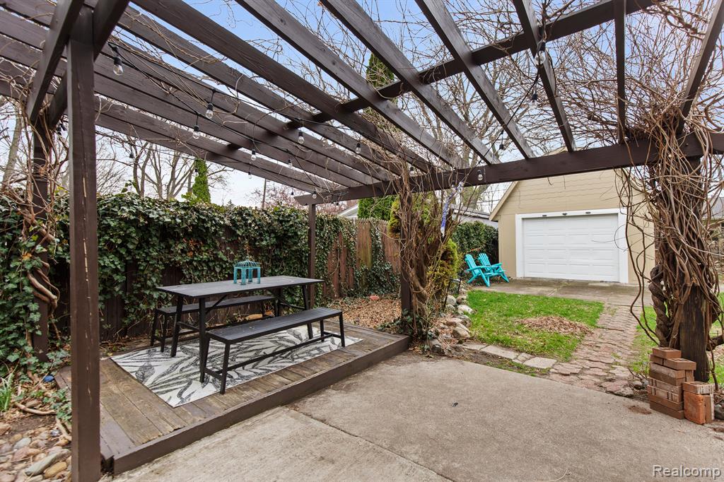 716 WOODLAWN Avenue, Royal Oak, MI 48073 — Photo 29
