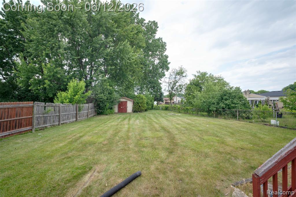 5061 Temple Drive, Sterling Heights, MI 48310 — Photo 32