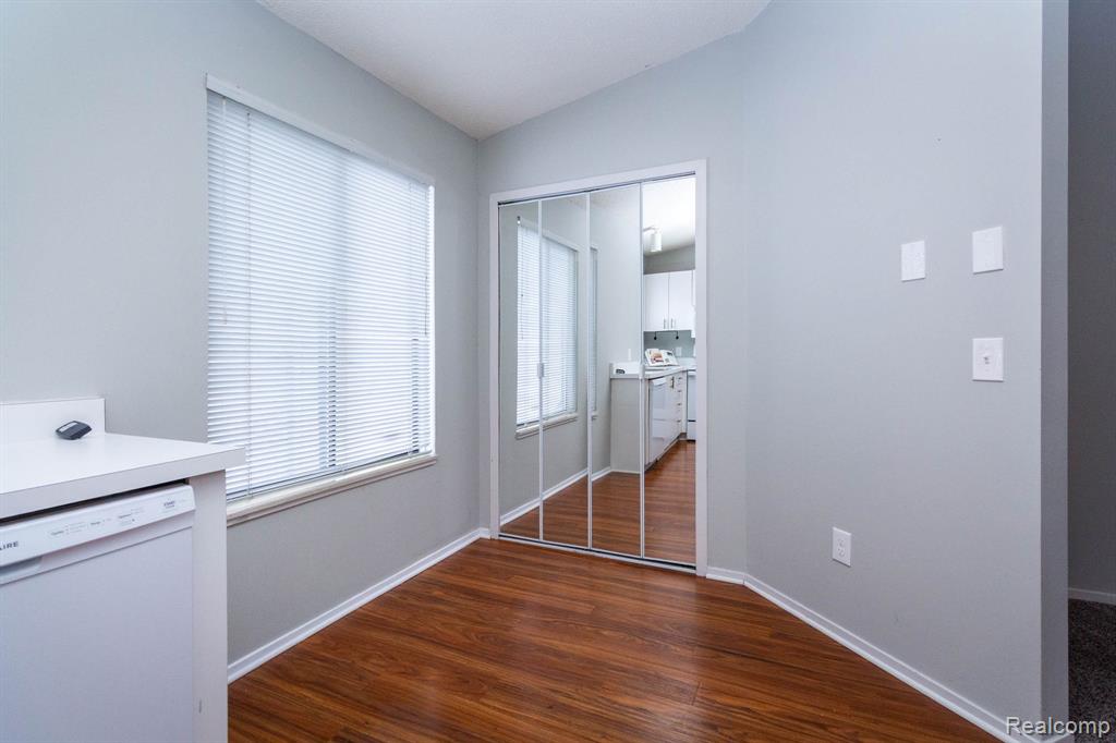 6580 Ridgefield Circle, 202, West Bloomfield, MI — Photo 15