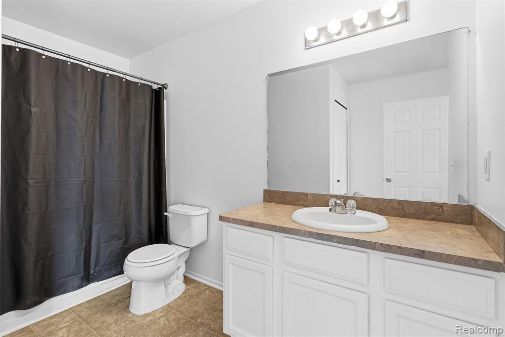 253 Stonegate W, Pontiac, MI 48341 — Photo 30