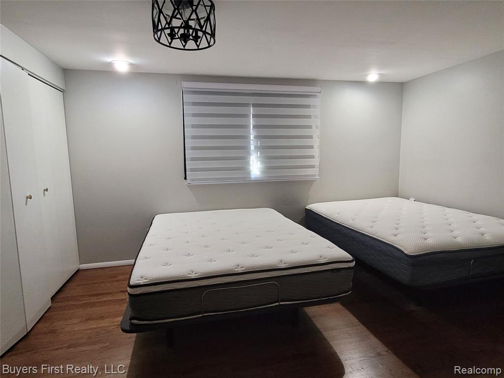 14710 Loretta Place, Oak Park, MI 48237 — Photo 16