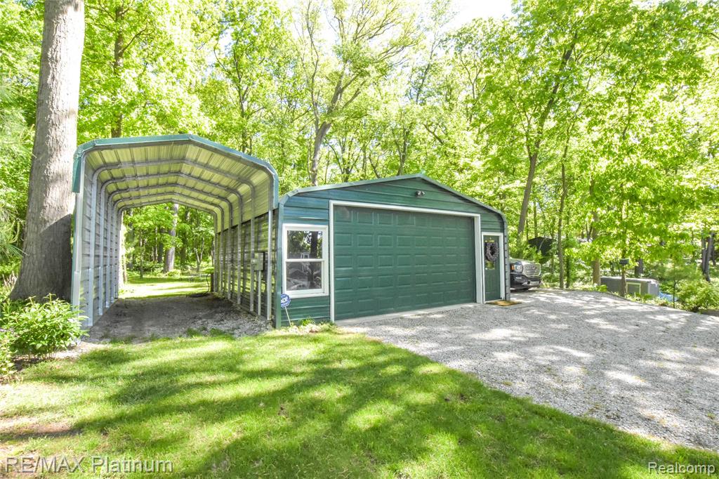 841 HURLEY Drive, Howell, MI 48843 — Photo 61