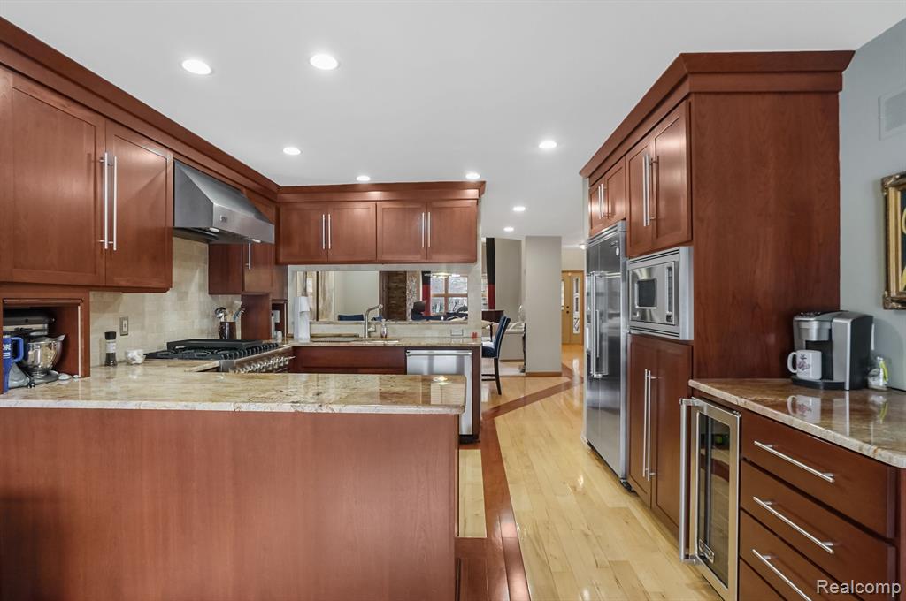 14922 STONEY BROOK Drive W, Shelby, MI 48315 — Photo 17