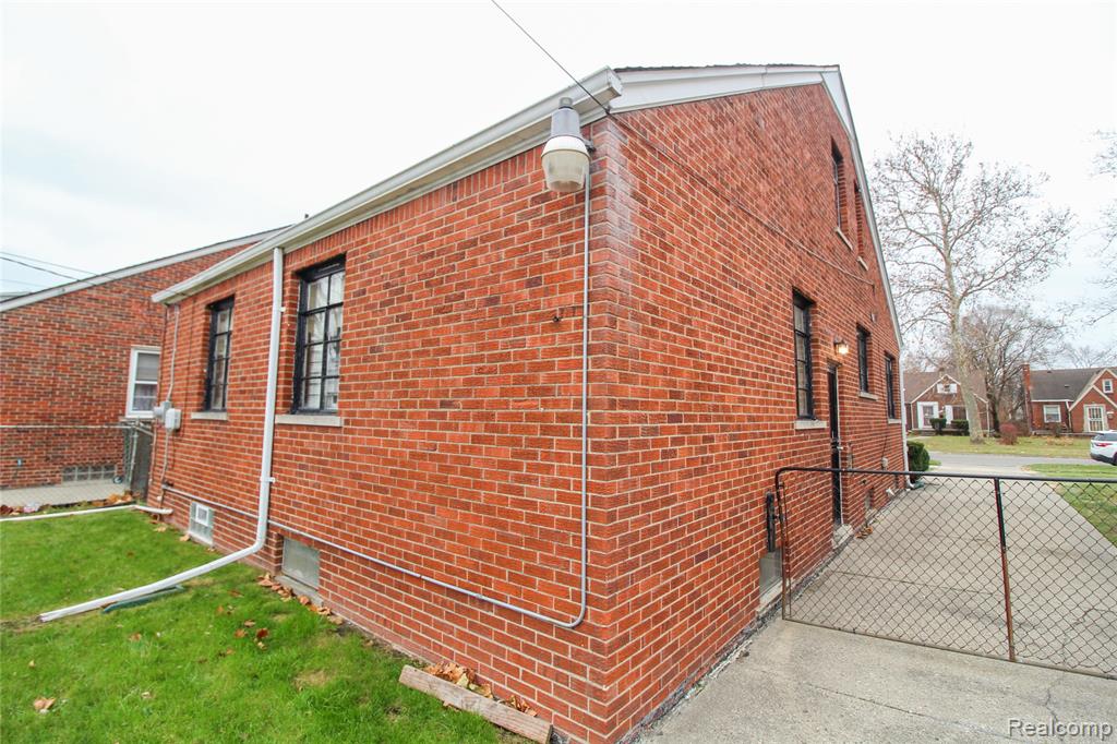 15611 Spring Garden Street, Detroit, MI 48205 — Photo 22