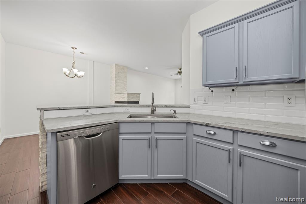 43270 Pendleton Circle, Sterling Heights, MI 48313 — Photo 8