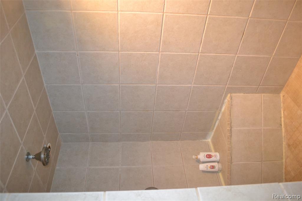 42428 Greenbrier Lane, Clinton Twp, MI 48038 — Photo 14