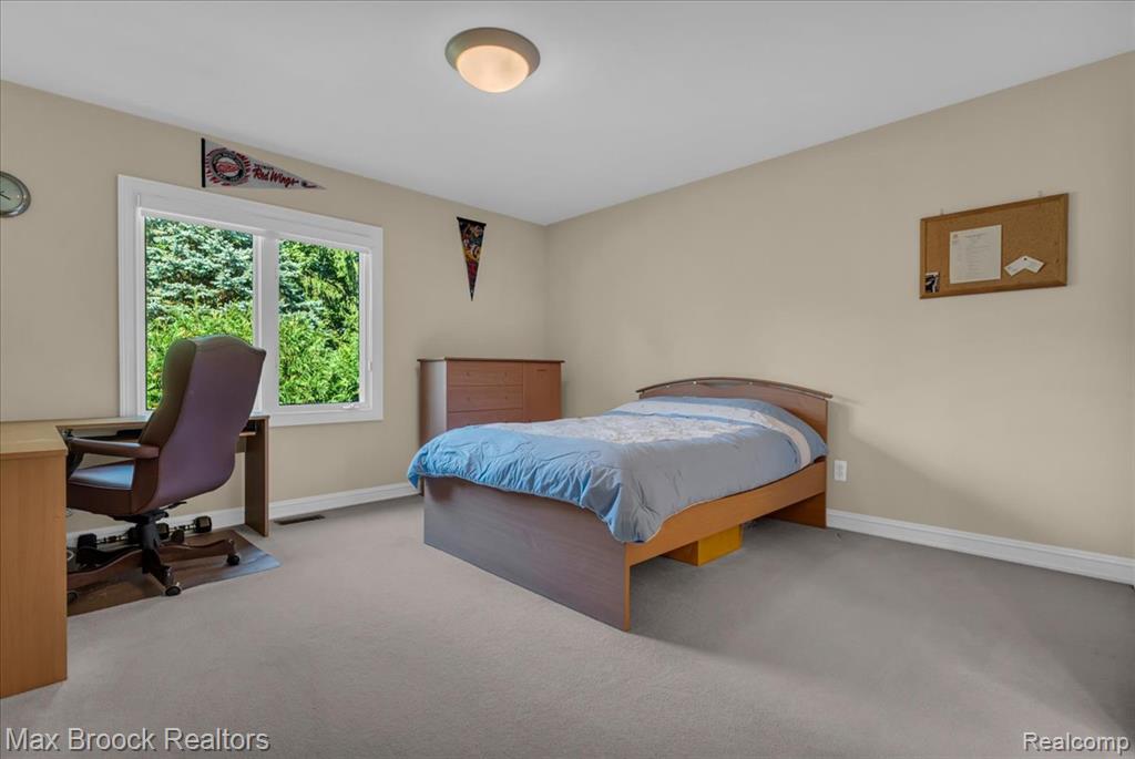 6324 Wildwood Lane, West Bloomfield, MI 48324 — Photo 31