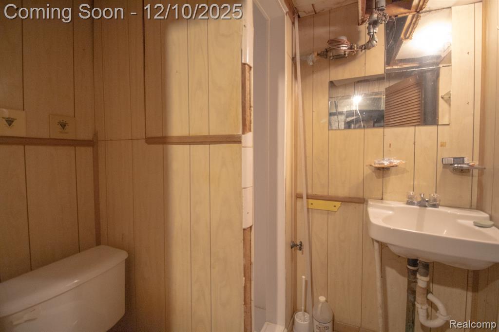 20000 Lancaster Street, Harper Woods, MI 48225 — Photo 29