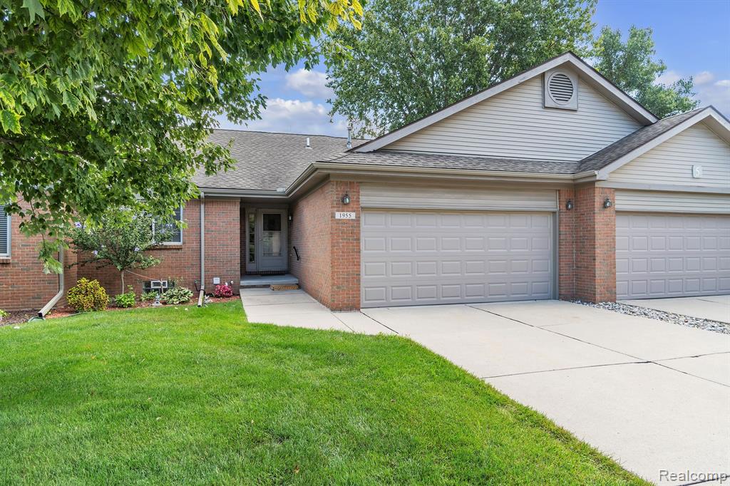 1955 PEBBLE CREEK Drive, Canton, MI 48188 — Photo 3