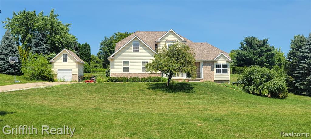 7055 Augustine Court, Fenton, MI 48430 — Photo 2