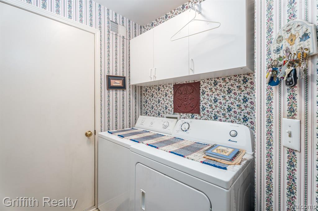 850 CALPERNIA, Wixom, MI 48393 — Photo 24
