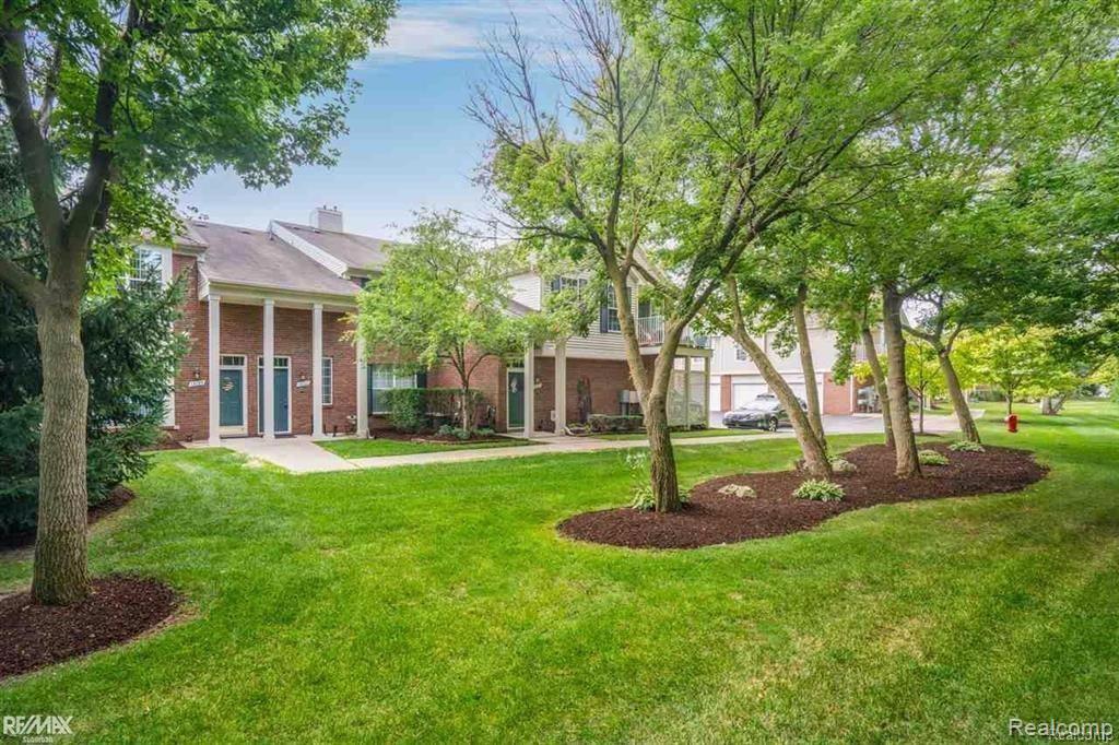 43915 Elm Drive, Sterling Heights, MI 48313 — front exterior