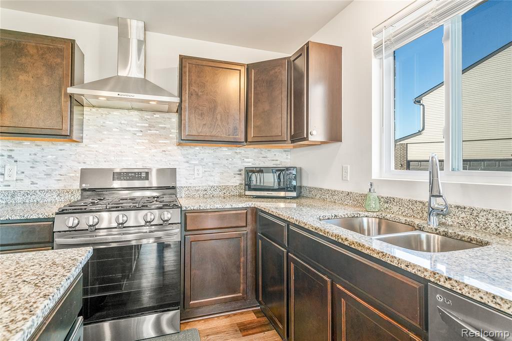6811 Chandler Drive, Belleville, MI 48111 — Photo 41