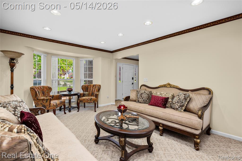865 Drakeshire Drive, Commerce Twp, MI 48390 — Photo 19