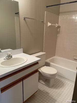 42715 LILLEY POINTE Drive, Canton, MI 48187 — Photo 16
