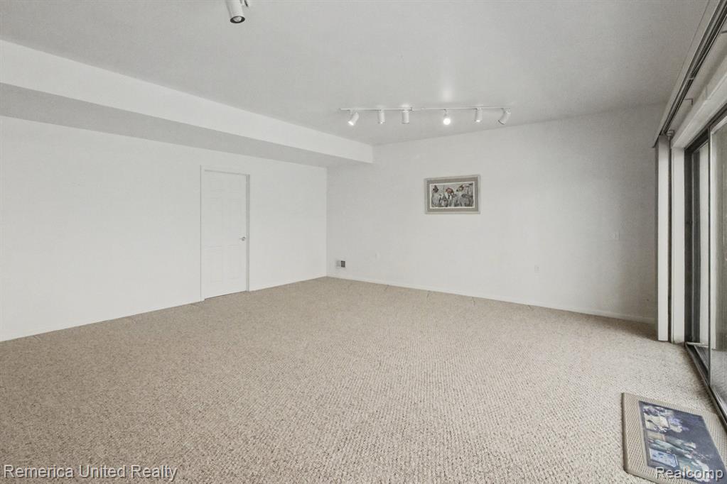 7184 Westchester Road, 125, West Bloomfield, MI — Photo 23