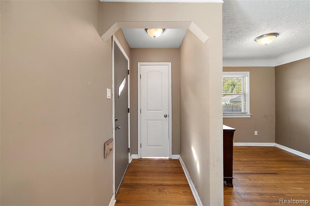 505 E Meyers Avenue, Hazel Park, MI 48030 — Photo 8