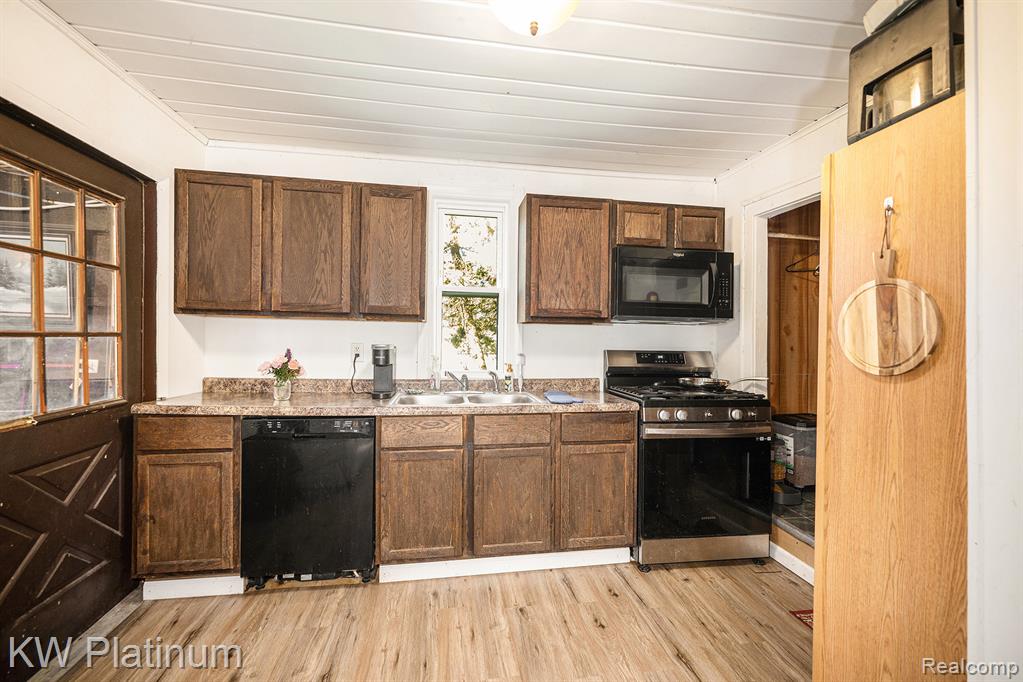 36141 Homeview Street, Harrison Township, MI — Photo 10