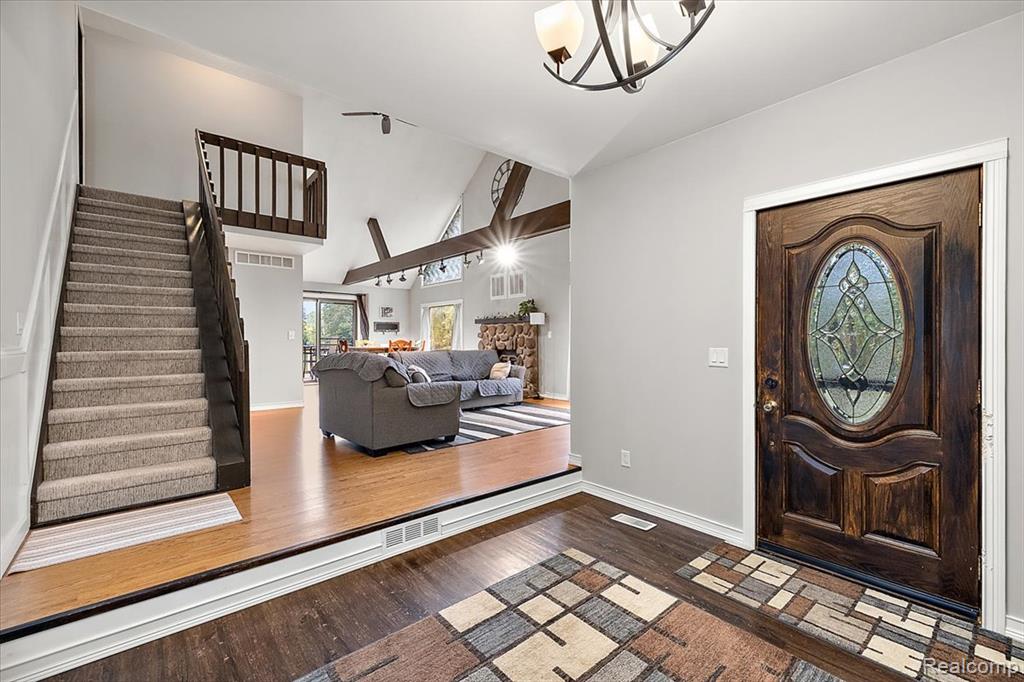 8021 Washburn Road, Goodrich Vlg, MI — Photo 5