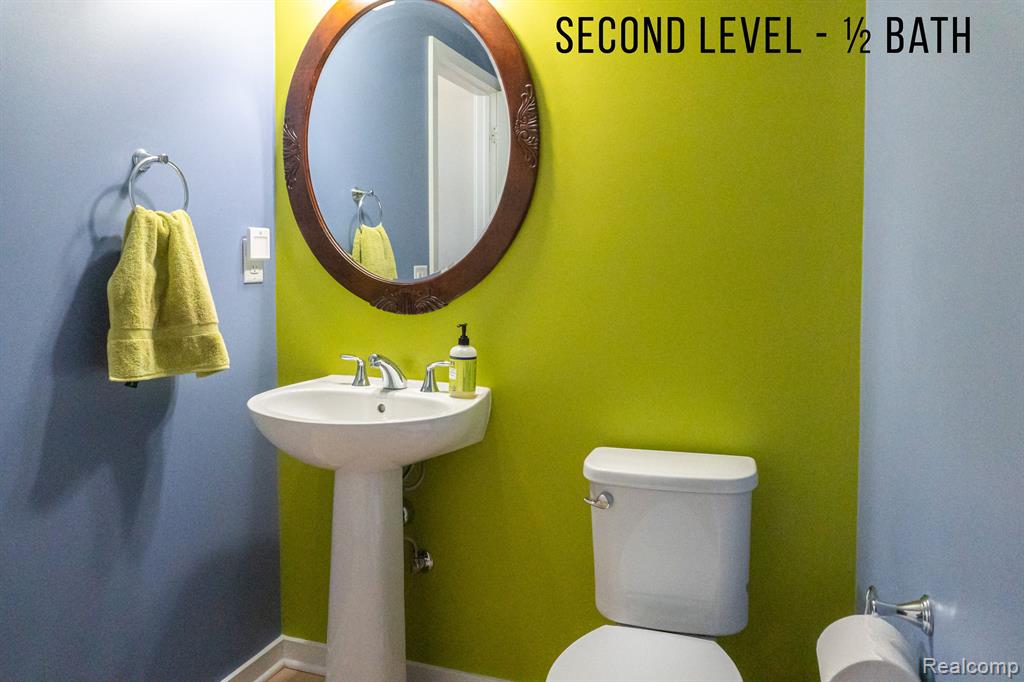 2836 RIDINGTON Road, Ann Arbor, MI 48105 — Photo 26