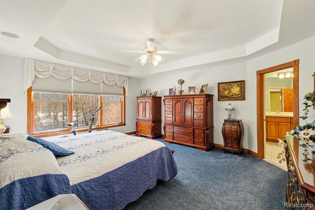 2215 Ridgemoor Court, Burton, MI 48509 — Photo 22