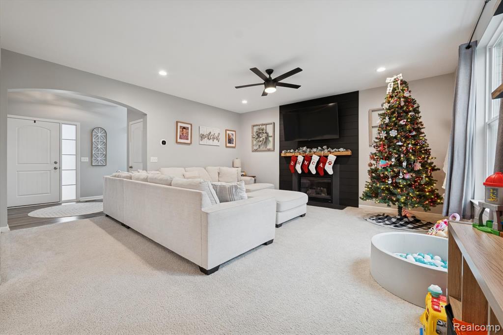 48138 Manhattan Drive, Macomb, MI 48042 — Photo 8