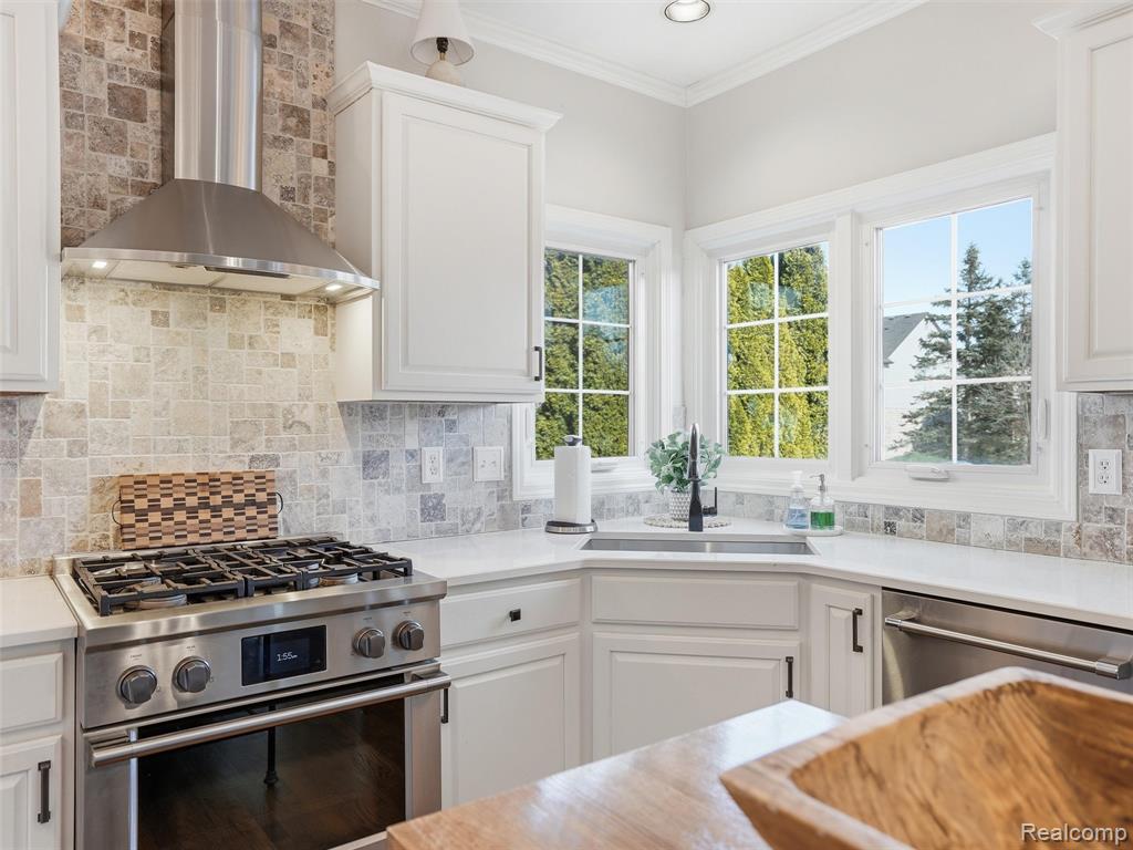 436 Wedington Court, Rochester, MI 48307 — Photo 9