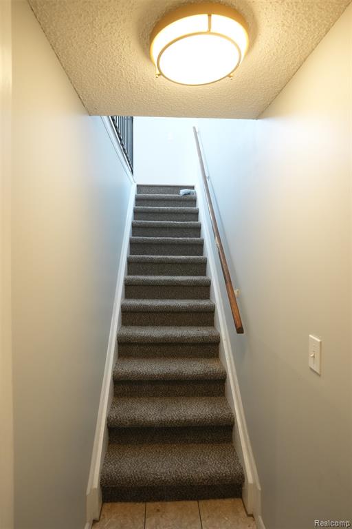 5783 Williamsburg Court, Waterford, MI 48327 — Photo 39