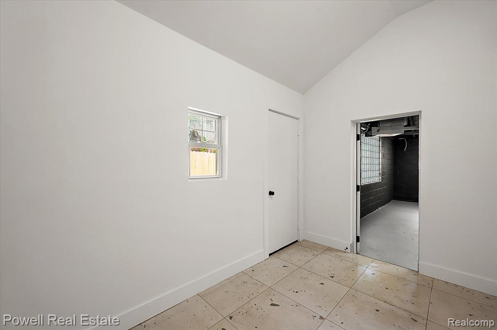 6837 Hatchery Road, Waterford, MI 48327 — Photo 51
