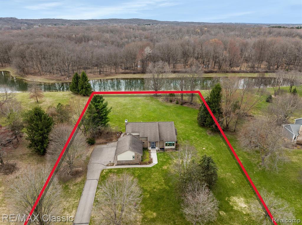 5850 MEADOWS Drive, Clarkston, MI 48348 — Photo 3