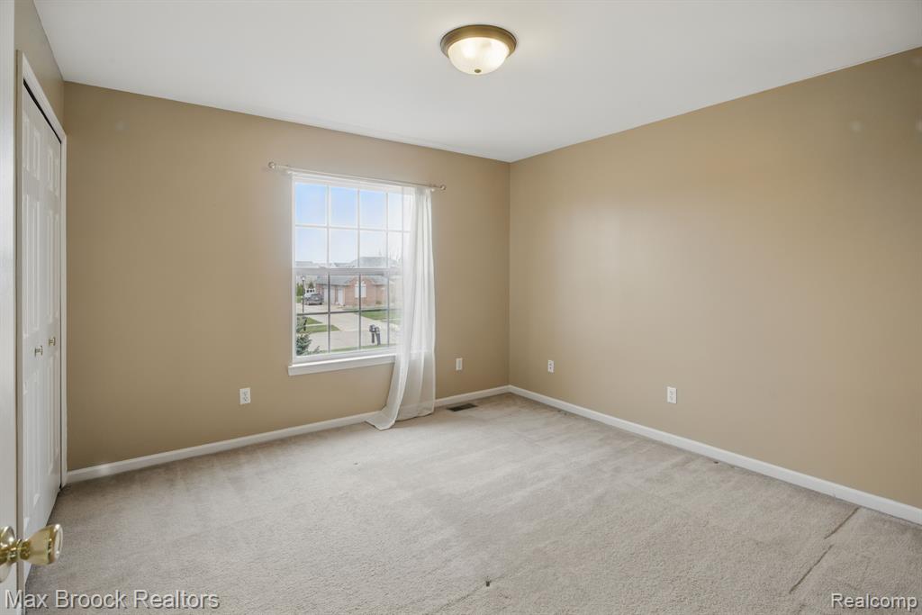 7131 WHITE TAIL Drive, Grand Blanc, MI 48439 — Photo 31