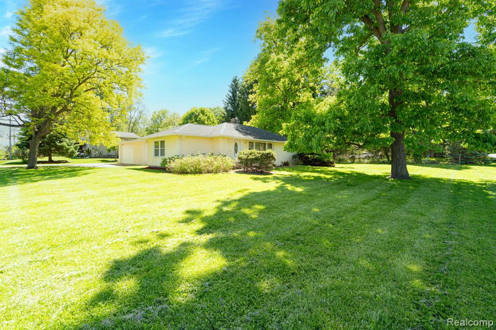 426 Driftwood Avenue, Rochester Hills, MI 48307 — Photo 5