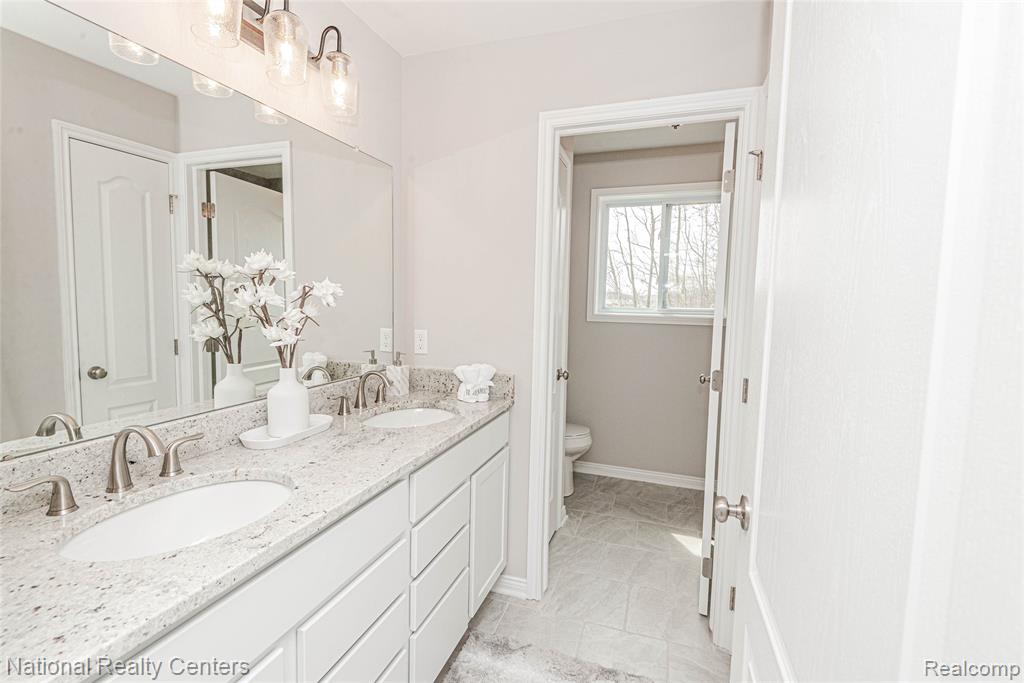 2495 Lindsay Lane, Grand Blanc, MI 48439 — Photo 38
