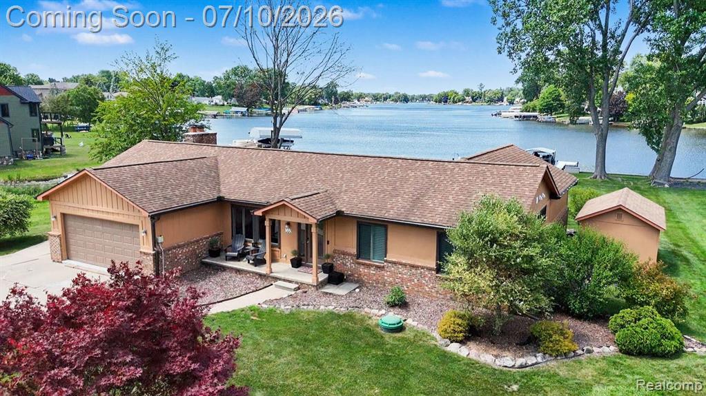 160 Wolverine Drive, Wolverine Lake, MI 48390