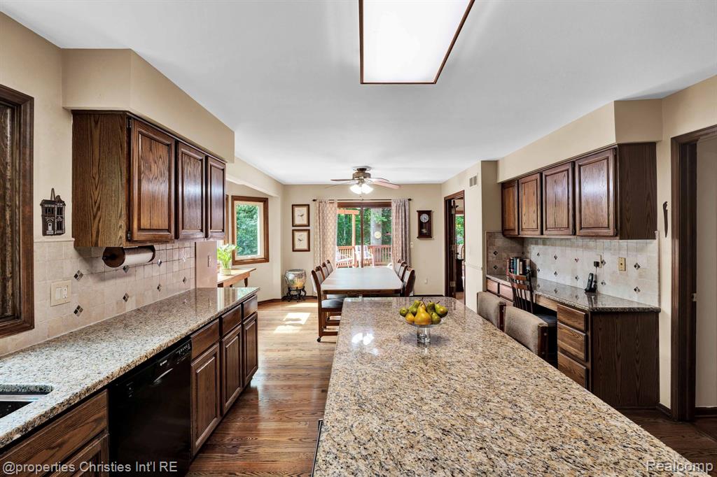 5641 SUSSEX Drive, Troy, MI 48098 — Photo 13