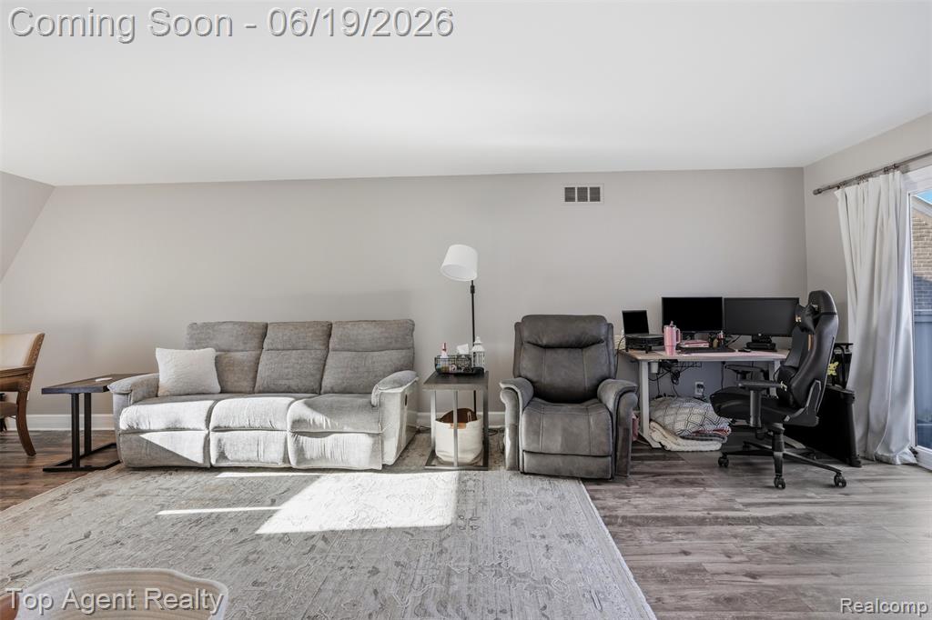 42374 Lochmoor Street, Clinton Twp, MI 48038 — Photo 12