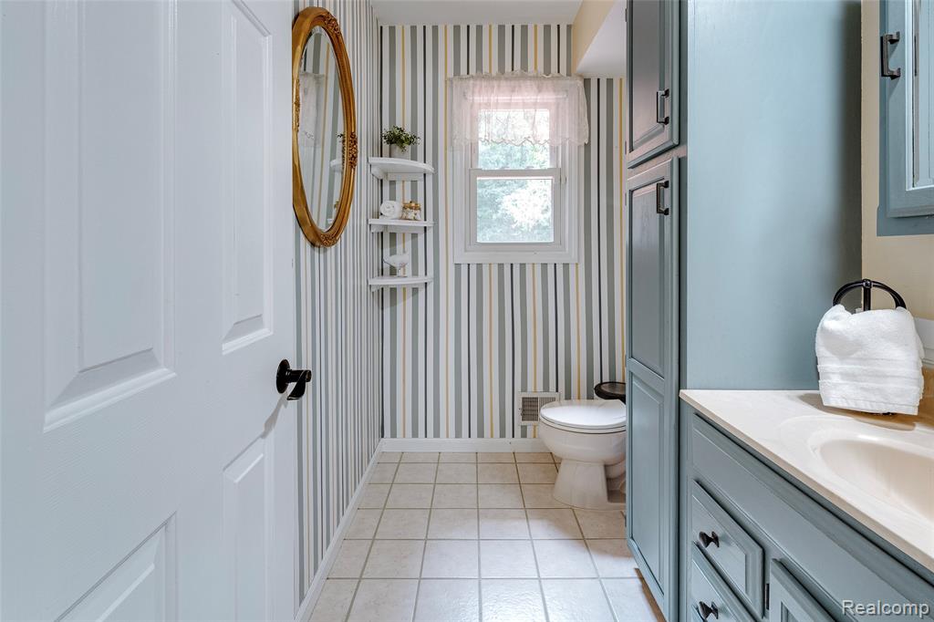 44827 Leslie Lane, Canton, MI 48187 — Photo 23