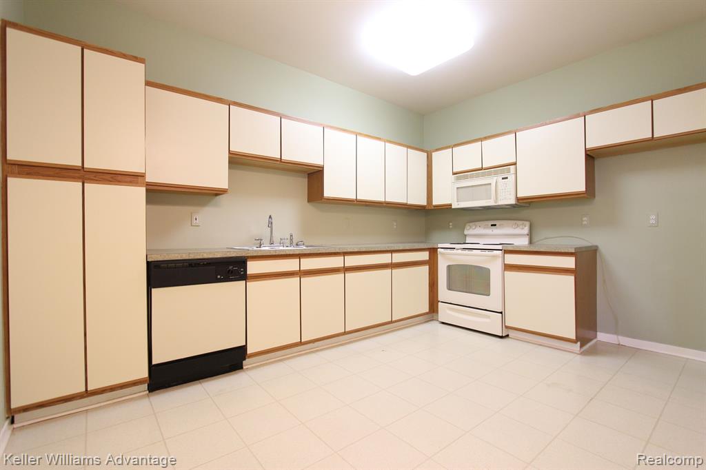 30896 Jasper Ridge, Novi, MI 48377 — Photo 5