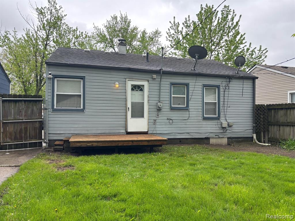 8065 PROSPECT Avenue, Warren, MI 48089 — Photo 12