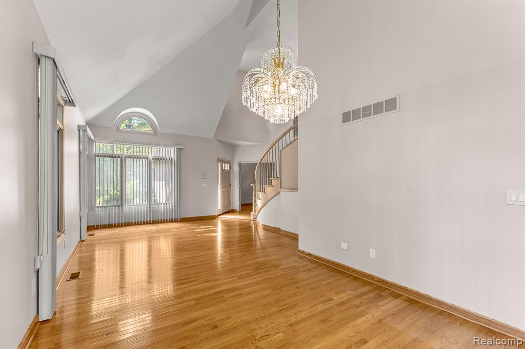 4 LEMINGTON, Dearborn, MI 48126 — Photo 13