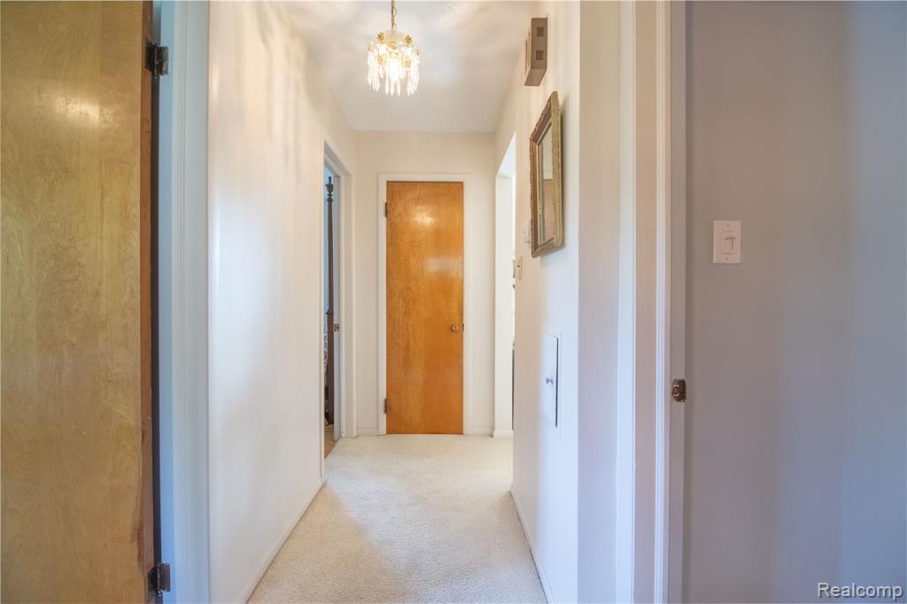 17058 W 13 Mile Road, Beverly Hills, MI 48025 — Photo 8