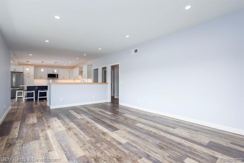 8081 Granada Avenue, Brighton, MI 48114 — Photo 22