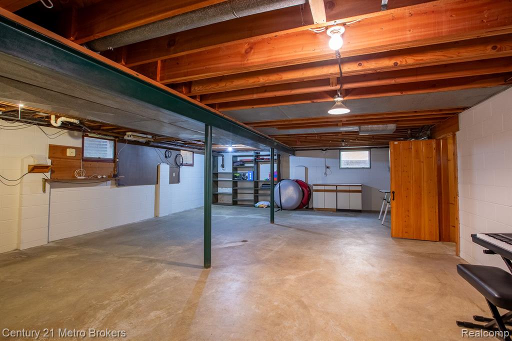 9270 Hidden Valley Court, Grand Blanc, MI 48439 — Photo 49