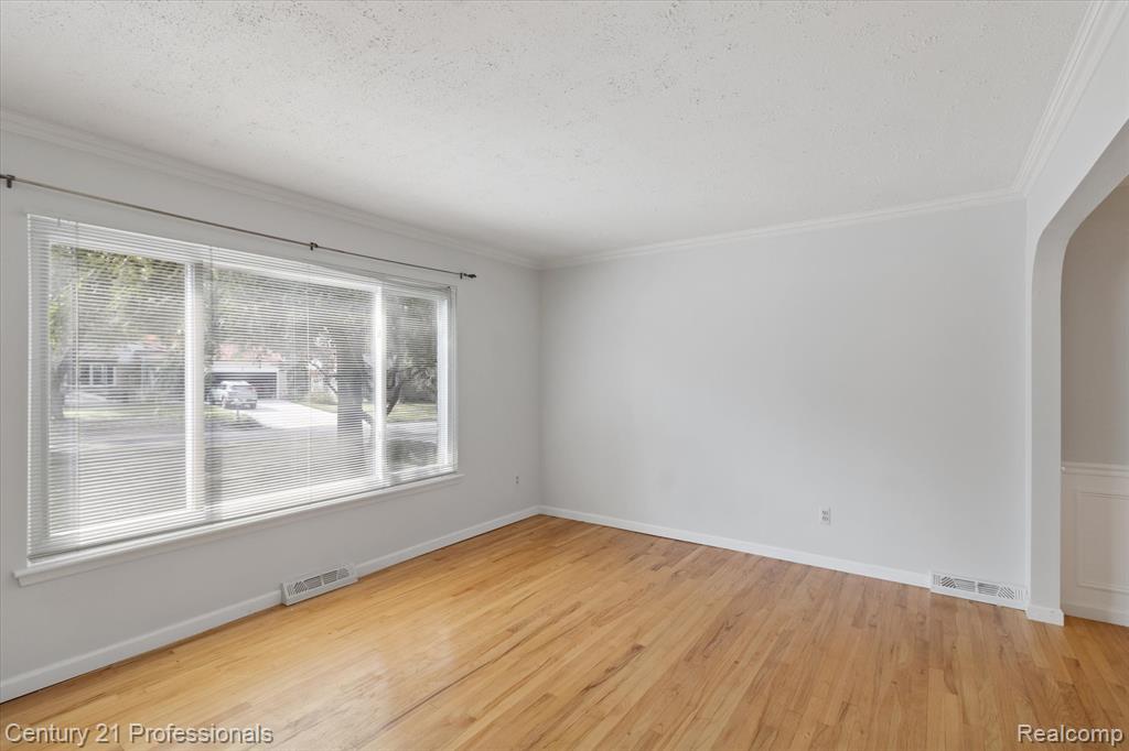 910 Jeffrey Drive, Northville, MI 48167 — Photo 9
