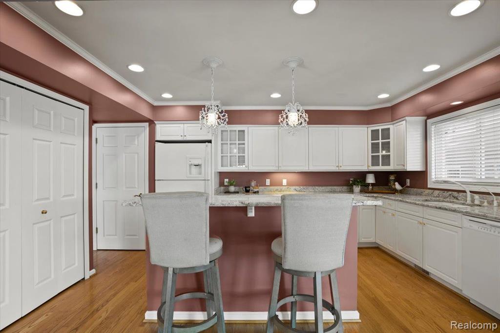 3979 LOTUS Drive, Waterford, MI 48329 — Photo 23