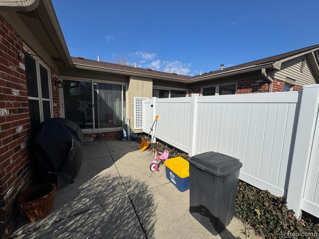 2774 Roundtree Drive, Troy, MI 48083 — Photo 17