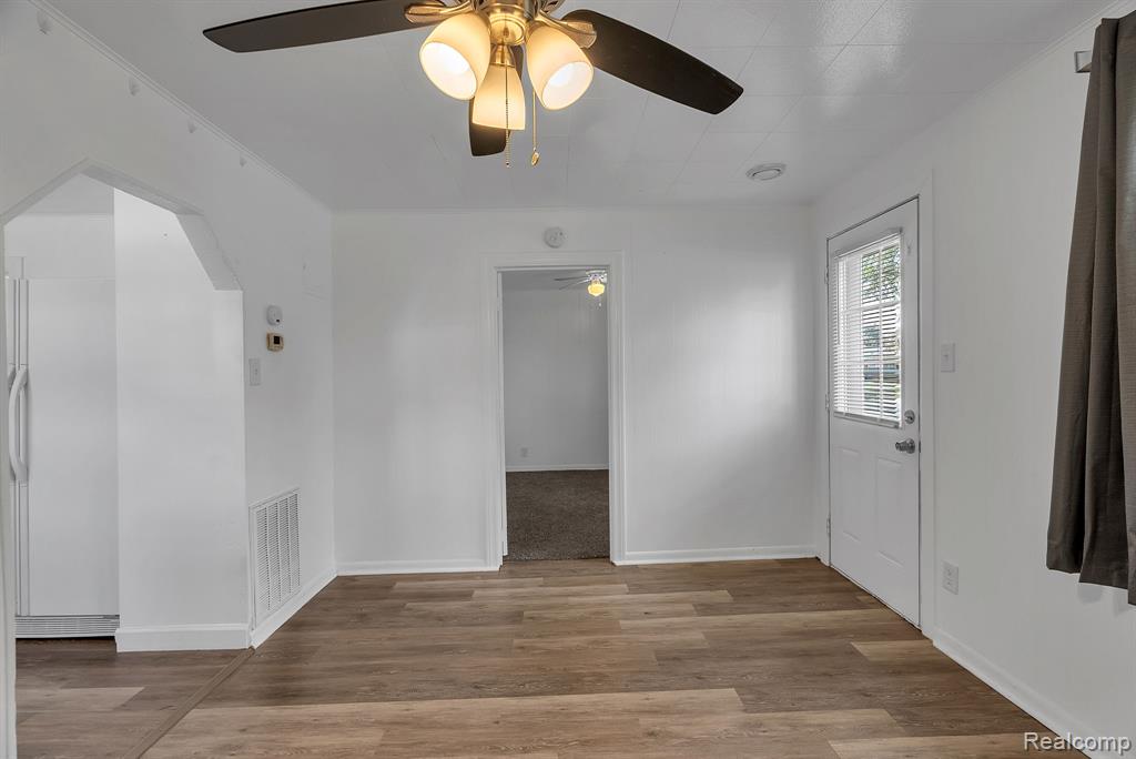 4401 Katherine Street, Dearborn Heights, MI 48125 — Photo 17