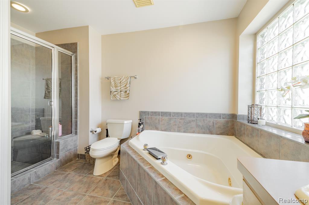 8555 Island Boulevard, Grosse Ile, MI 48138 — Photo 22