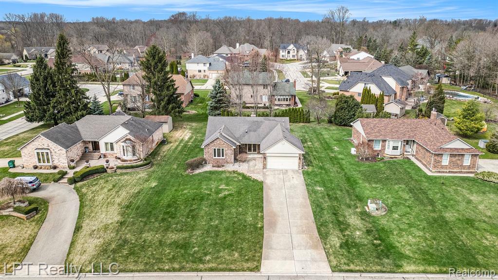 61867 WOODFIELD Way, Washington, MI — Photo 4