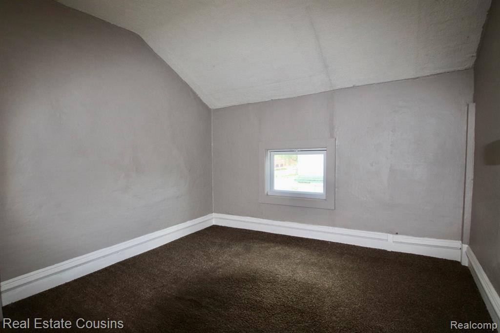 105 S Pine Street, Fenton, MI 48430 — Photo 15
